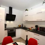 West Apartman *